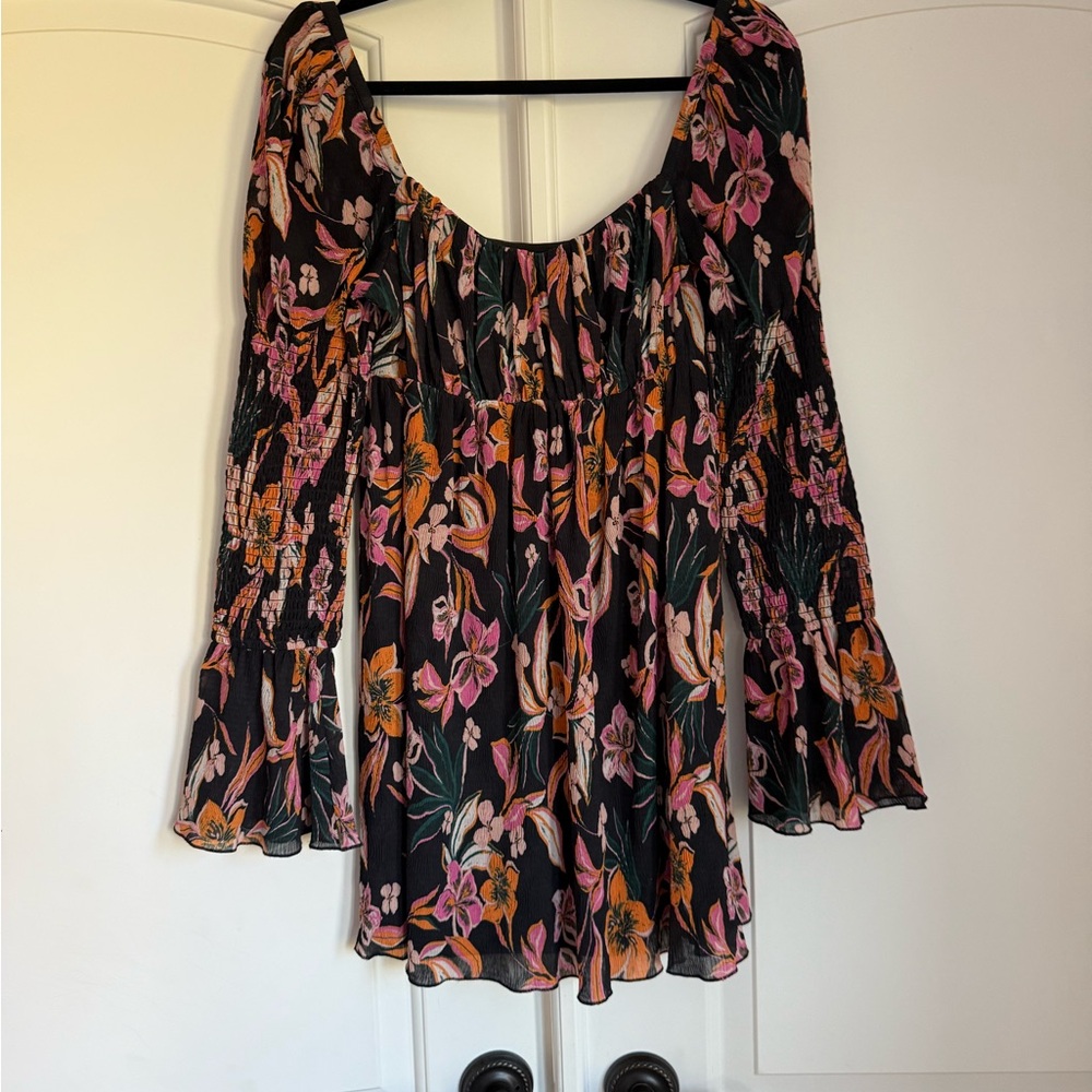 House of Harlow 1960 Floral Black and Pink Blouse